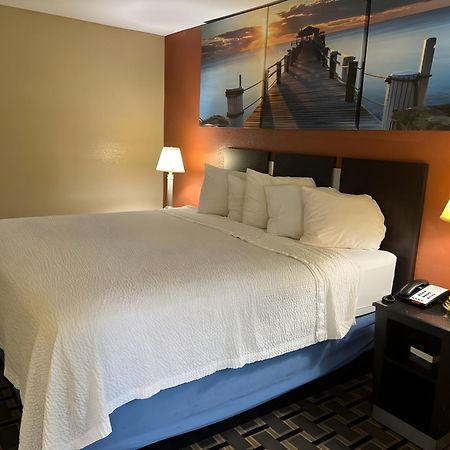 Days Inn & Suites By Wyndham Pine Bluff Extérieur photo